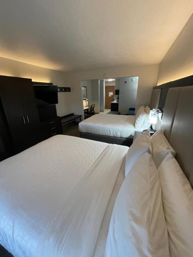Holiday Inn Express Hotel & Suites Las Vegas By Ihg Bagian luar foto