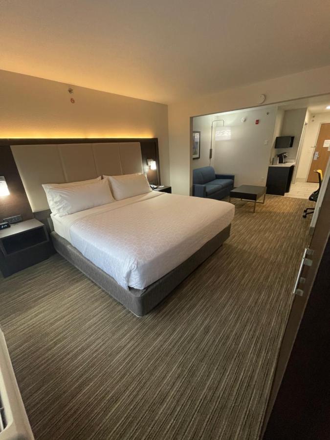 Holiday Inn Express Hotel & Suites Las Vegas By Ihg Bagian luar foto