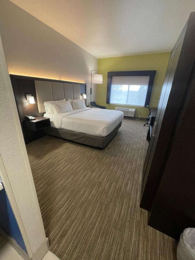 Holiday Inn Express Hotel & Suites Las Vegas By Ihg Bagian luar foto