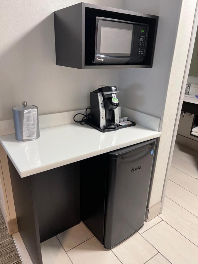 Holiday Inn Express Hotel & Suites Las Vegas By Ihg Bagian luar foto